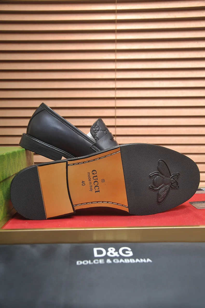 Men's shoes💰500💶Italy's top luxury men's shoe giant (GUCCI) (Gucci) (full cowhide lining) new arrival🍃Original European style🔰 Pleasant to the eye😍In order to make the shoes more durable and non-deformable🌀The production continues to follow traditional methods but there is still no lack of innovation💪Choose original sheepskin for the leather♻️ Smooth and natural And extra bright ⭐Made of imported cowhide, the first choice of rich people 38-45 (45 customized)